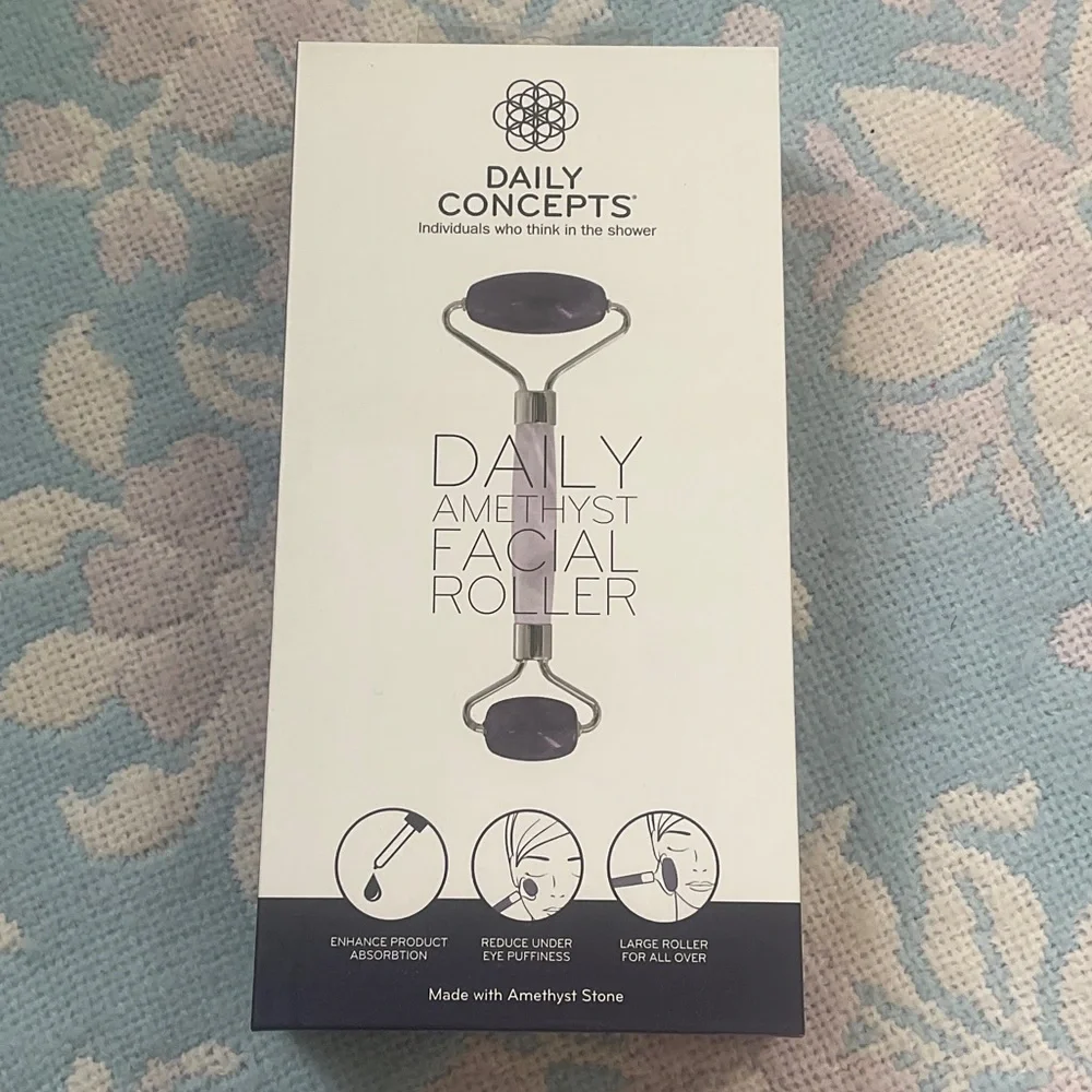 Daily Concepts Amethyst Facial Roller - Purple